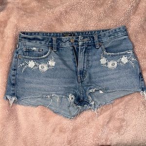Abercrombie and Fitch Harper Low Rise Short